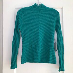 Classiques Entier | Green Cashmere Mock Neck Sweater
